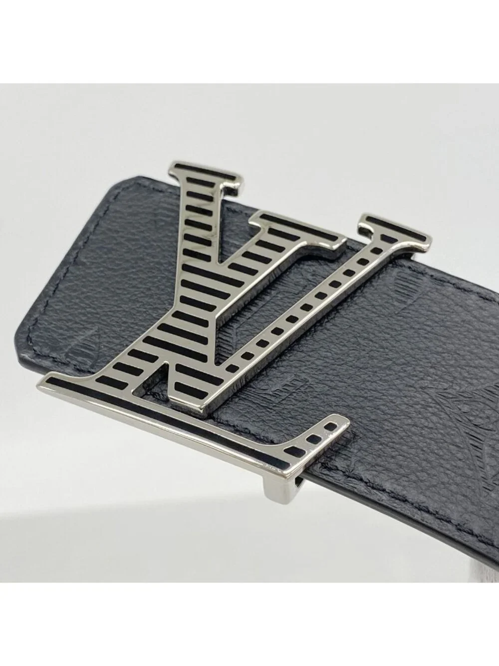 Louis Vuitton Belt Monogram Shadow LV 40 Reversible Black
